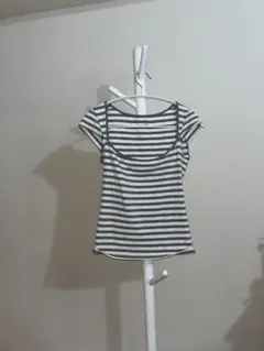 新品未使用Brandy Melville ボーダー 半袖トップスのサムネイル
