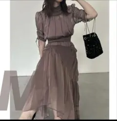 新品 ドリードール シャーリングネック　エアリー　ワンピース　ドレス　結婚式