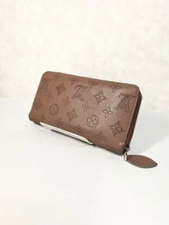 ヴィトン マヒナ ジッピー・ウォレット マグノリア　財布