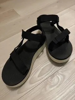 【Teva】スポーツサンダル 厚底 ブラックのサムネイル