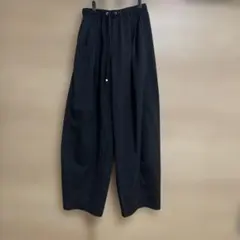 GU黒 ワイドパンツ ウエストゴム
