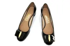 Ferragamo Vara フェラガモ　ヴァラ　パンプス　6D