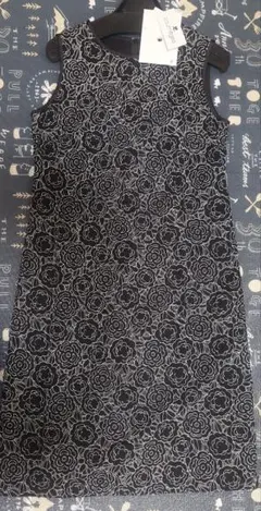 クレージュワンピース♡ブラック系♡フラワー♡ノースリーブ♡38♡タグ付のサムネイル