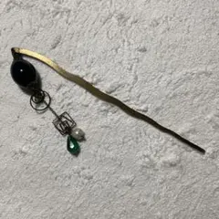 金属製かんざし パールと緑色ビーズ付き