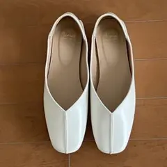 【未使用】フラットシューズ　バブーシュ　スクエアトゥ　ローヒール　ホワイト　24