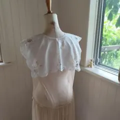 新品 美品 タグ付き スワトウ刺繍 生成り色 ボウタイ シルクブラウス