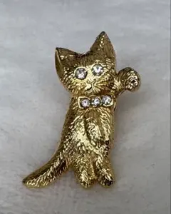 猫モチーフ ラインストーン ピンブローチ ゴールド