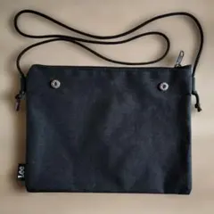 Lee ブラック ショルダーバッグ サコッシュ