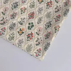 コットン生地　ボタニカル柄　生地幅140×45