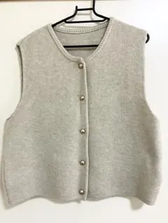 Lutim by u アンティローザ　ゴールドボタンニットジレ　ベスト　ベージュ