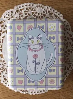 【新品】 北澤平祐 さん 可愛らしいネコちゃん 缶 ピルケース　お薬入れ