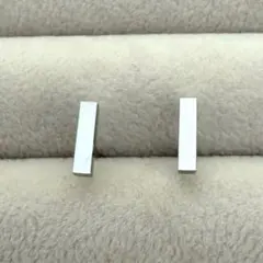 シルバー長方形ピアス アレルギー対応 つけっぱなしOK サージカルステンレス