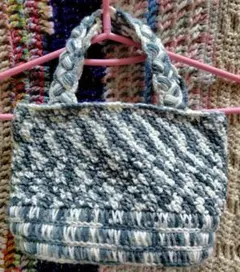 Item thumbnail for item e71f8cf3-ae22-4010-ace4-474045a574d4