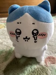 泣いているハチワレぬいぐるみ