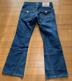 Item thumbnail for item 979f58d4-2830-41c7-a05b-3beeed1c6ee8