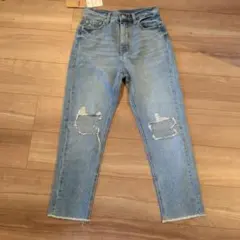 ダメージ加工ライトブルーデニム