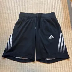 adidas ブラック ハーフパンツ ストライプ　140