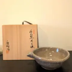 【柴田岳山】色鍋島の伝統　名窯　伊万里鍋島　柴田岳山作　染錦岩牡丹絵　花瓶 柴田岳山】色鍋島の伝統 名窯 伊万里鍋島 柴田岳山作 染錦岩牡丹絵