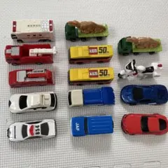 ハッピーセットのミニカー　14台　恐竜付き