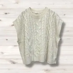 グラシア　ニットベスト　アイボリー　カジュアル　セーター　1348G
