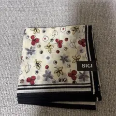 BIGI ハンカチ 花柄 ベージュ系 新品のサムネイル