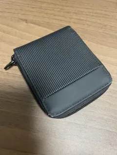 ZARA ラバーフィニッシュジッパーウォレット　美品！のサムネイル