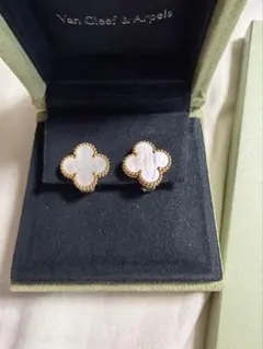 ヴァンクリーフ&アーペル　ヴィンテージアルハンブラピアス　イヤリング