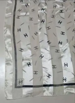 CHANEL ロゴ入り スカーフのサムネイル