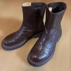 ダークブラウン ジッパー付きショートブーツ