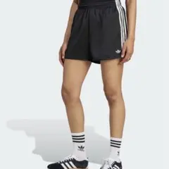 adidas Originals サテン ショーツ ラッフル スリーストライプス