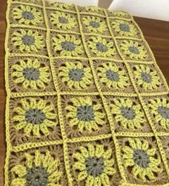 グラニースクエア　ハンドメイド かぎ針編み モチーフ マルチカバー　ブランケット