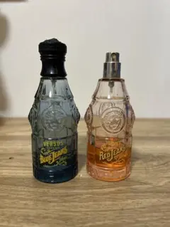 ヴェルサーチVERSACE ブルージーンズ　レッドジーンズ　75ml 香水のサムネイル