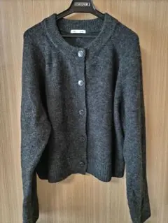 GU パフニットクルーネックカーディガン チャコールグレー