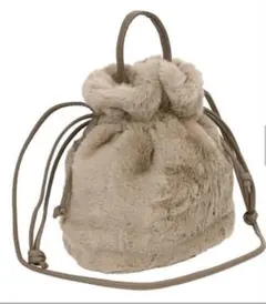 【タグ付き新品】2WAYふわふわファー 巾着ショルダーバッグ　モカベージュ　冬