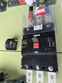 Item thumbnail for item 475fb6db-0b18-4e28-9d66-bf3e27a3ce4e