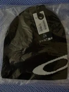 oakley リバーシブルビーニー 新品