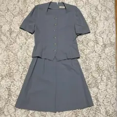 夏用スーツのサムネイル