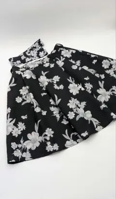 【O】ミシェルマカロン 花柄 フレアスカートのサムネイル