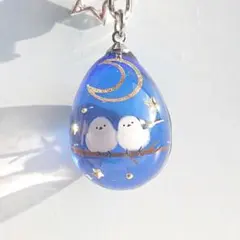 シマエナガと青い花のリバーシブルキーホルダー - メルカリ
