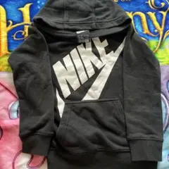 Nike 黒 パーカー 104-110cm