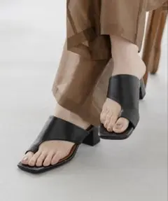 menue ミドルヒール トングサンダル ブラックのサムネイル