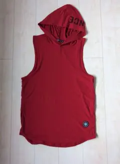 赤 フード付き タンクトップ