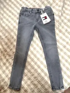 新品タグ付き　Tommy Hilfiger スーパースキニーパンツ 4