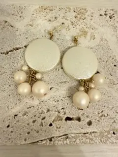 ホワイトパール ラウンド型ピアス　結婚式　ブライダル　イヤリング変更可♡