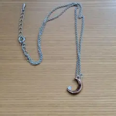 ネックレス　三日月型