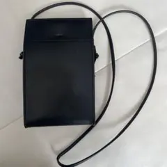 ユニクロ レザータッチミニツールショルダーバッグ　黒　ブラック