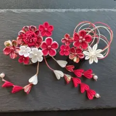 成人式　卒業式　七五三　つまみ細工の髪飾り　くれないちりめん