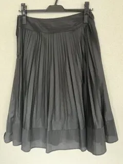 プリーツスカート　膝丈　黒　23区