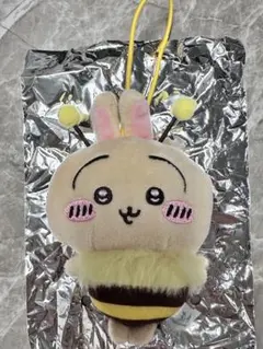 セブンイレブン　ちいかわ　ハチさんぬいぐるみ　うさぎマスコット