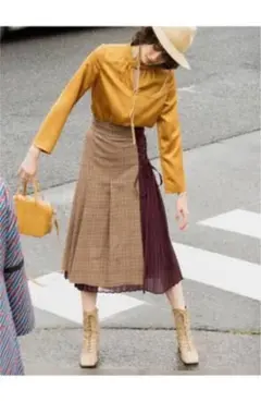 リリーブラウン　フロント開きサテントップス